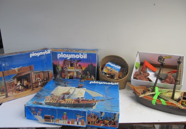 lot 170 image: Group of PLAYMOBIL Playsets wBoxes