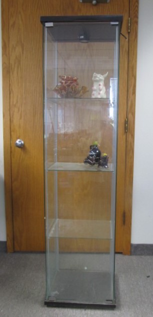 lot 282 image: Glass Vertical Display Case