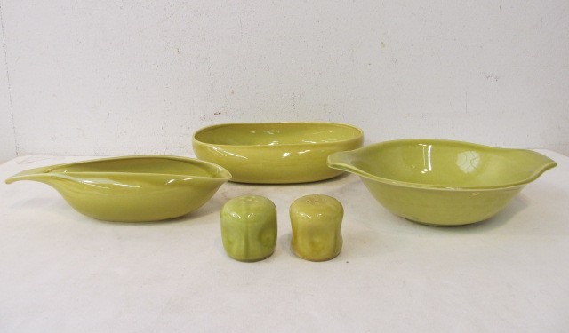 lot 5 image: Vintage Mid Century RUSSEL WRIGHT American Modern Dinner Ware