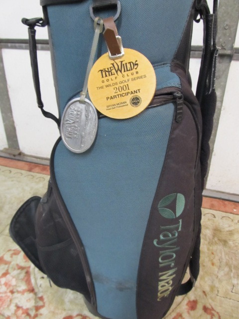 lot 284 image: Group of TAYLOR MADE etc Irons wBag