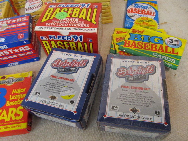 lot 300 image: Group of Baseball Cards - Many unopened packs
