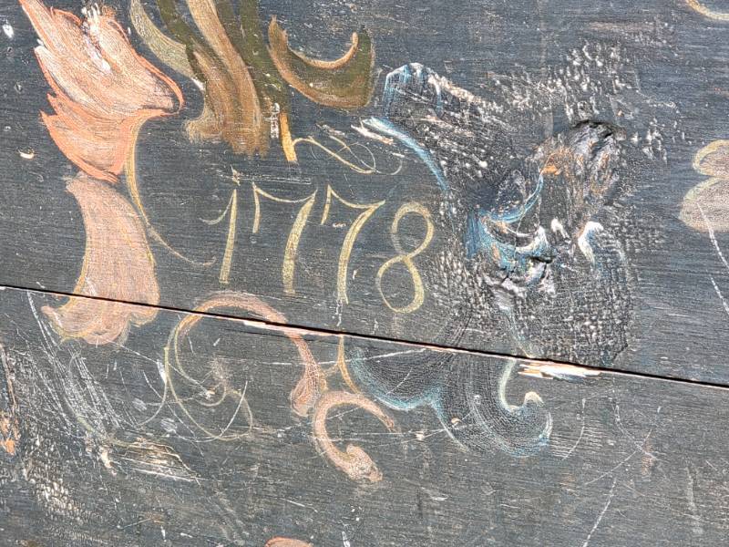 lot 1 image: 1778 Rosemaling Immigrant  Dowry  Wedding  Blanket Dome Trunk Chest with Key