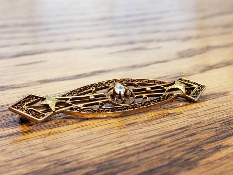lot 65 image: Victorian Diamond Filigree Pin in 14k Gold