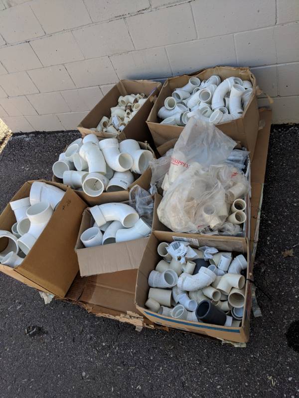 lot 10 image: Plumbing Pallet Lot - PVC, CPVC Pipe Fittings 12 - 4