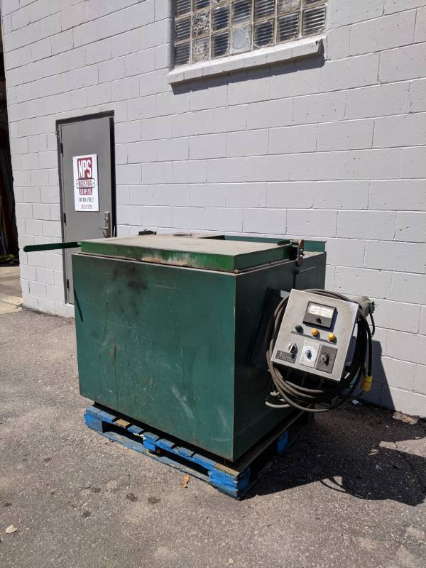 lot 16 image: BAYCO Model BB-16T Burn Off Oven  Furnace