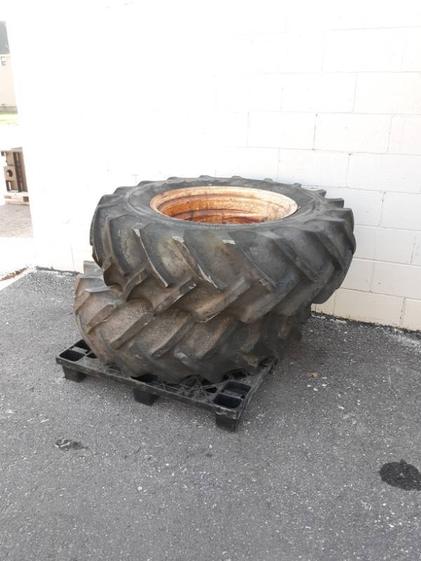 lot 7 image: Pair of 14.9-26 Tractor Tires on Rims