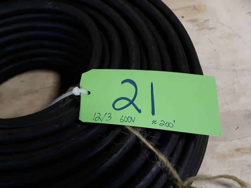 lot 21 image: Roll of 200 of 123 600V Copper Wire Cable