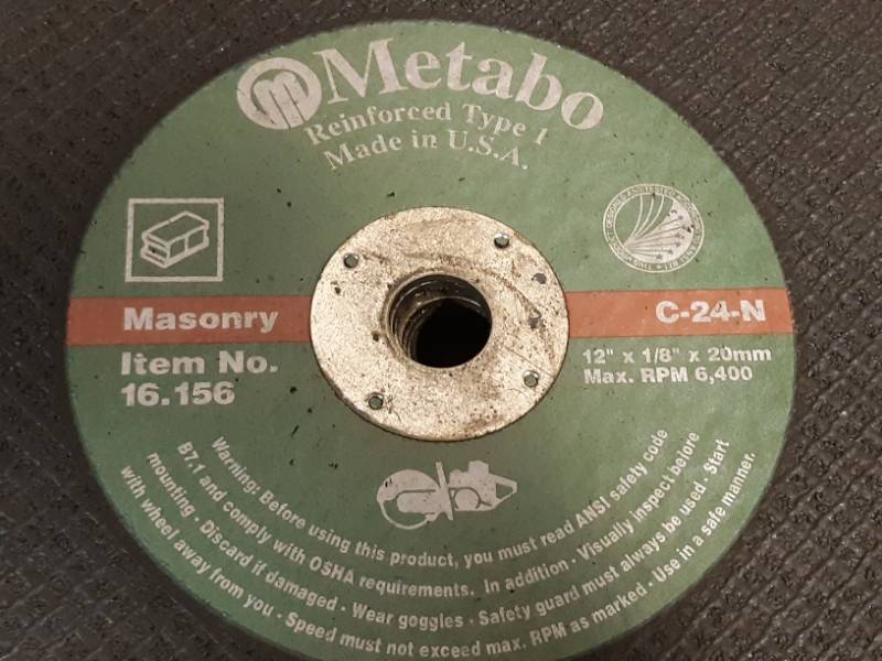 lot 37 image: (9) Metabo 12 x 18 Masonry Cutting Discs