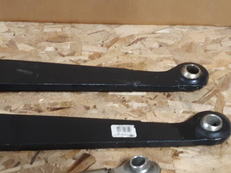 lot 44 image: 3-Point Arms and 3rd Link for Tractor Category 1