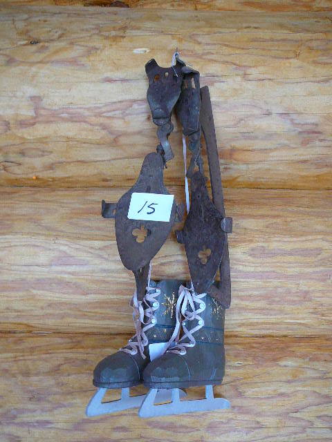 lot 15 image: Antique Ice Skates