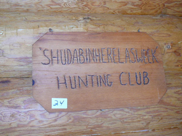 lot 24 image: Wooden Sign - Shudabinherelasweek Hunting Club