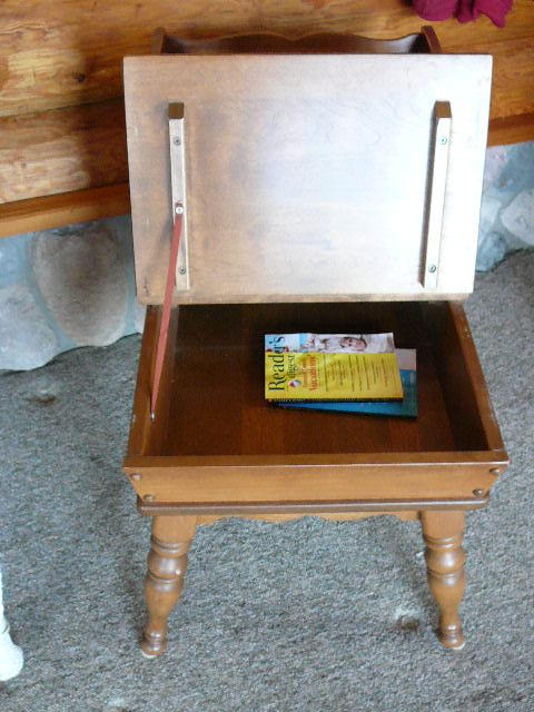 lot 25 image: Wooden End Table