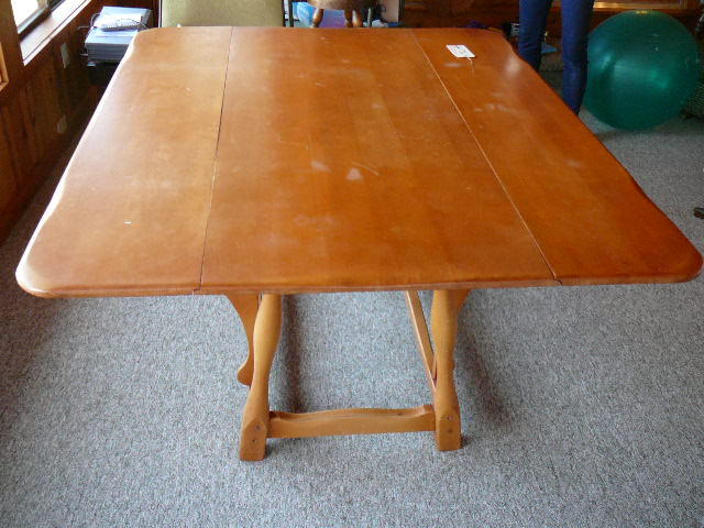 lot 36 image: Wooden Table with flip down sides