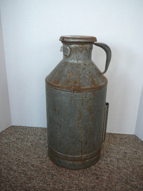 lot 39 image: Vintage Milk Can 19 High