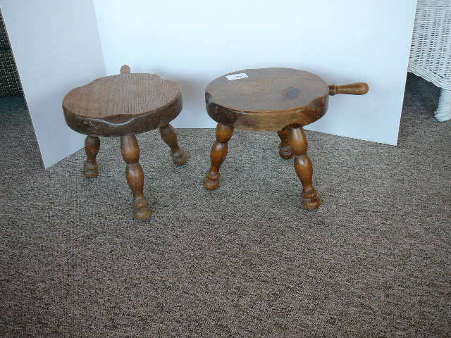 lot 40 image: 2- Wooden Stools