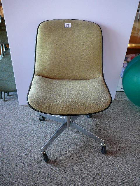 lot 43 image: Chair with Wheels