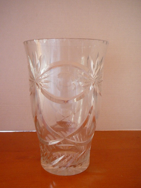 lot 62 image: Vase Cut Glass Crystal