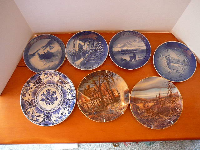 lot 65 image: Decorative Plates