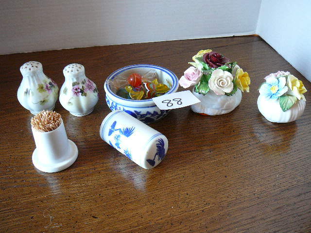 lot 88 image: Lot of Home Decor