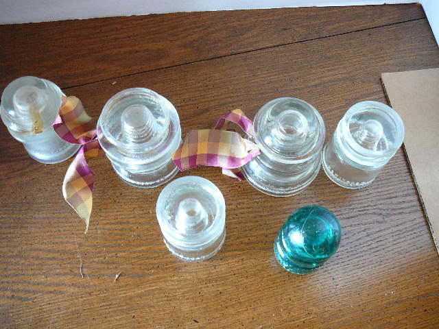 lot 91 image: Vintage Hemingray Hi-Line Insulators