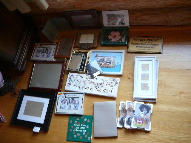 lot 92 image: Lot of Picture Frames, Plaques, & One Cent Coin Collector Set