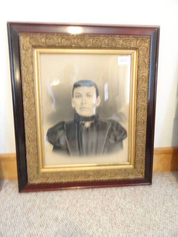 lot 301 image: Antique Framed Portrait of Woman