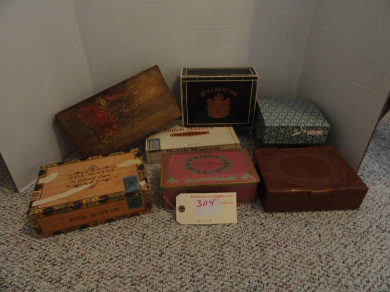 lot 304 image: Vintage Cigar Boxes Tins