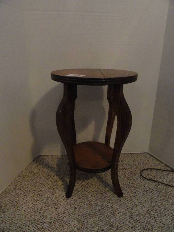 lot 313 image: Round Oak Plant Stand  Table