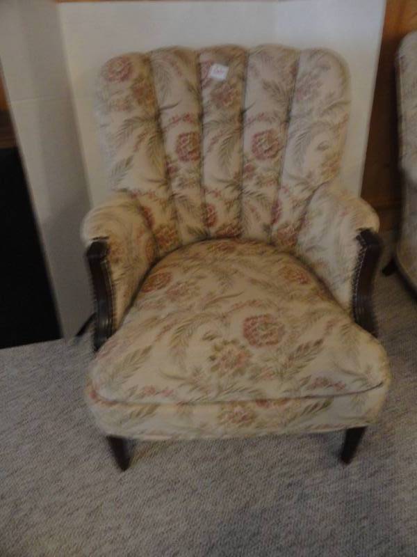 lot 320 image: Cloth Chair