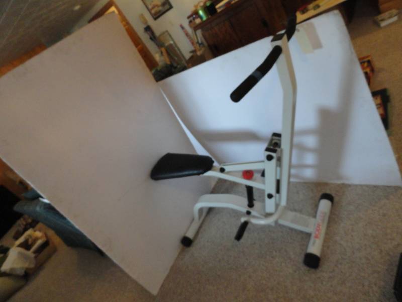 lot 332 image: Exercise Equipment