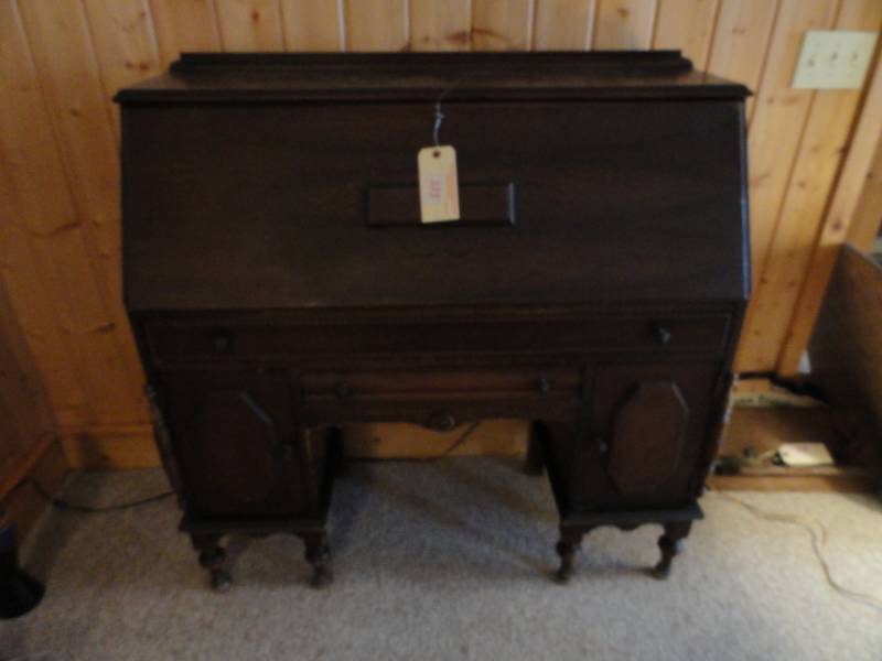 lot 333 image: Vintage Desk