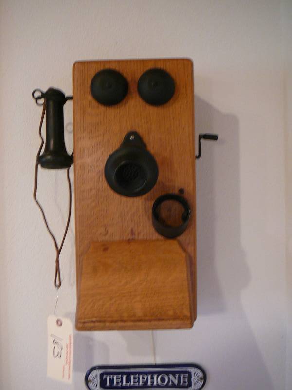 lot 183 image: Antique Wall Phone
