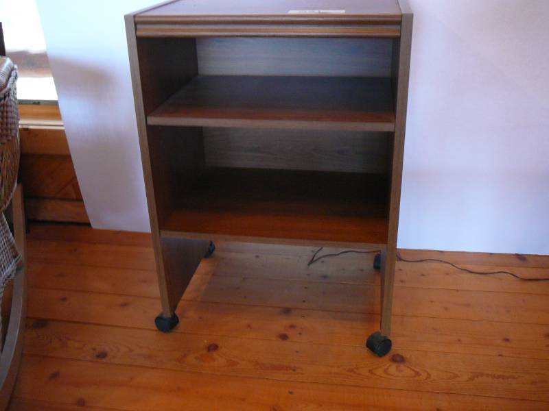 lot 221 image: End Table with Shelves & Casters