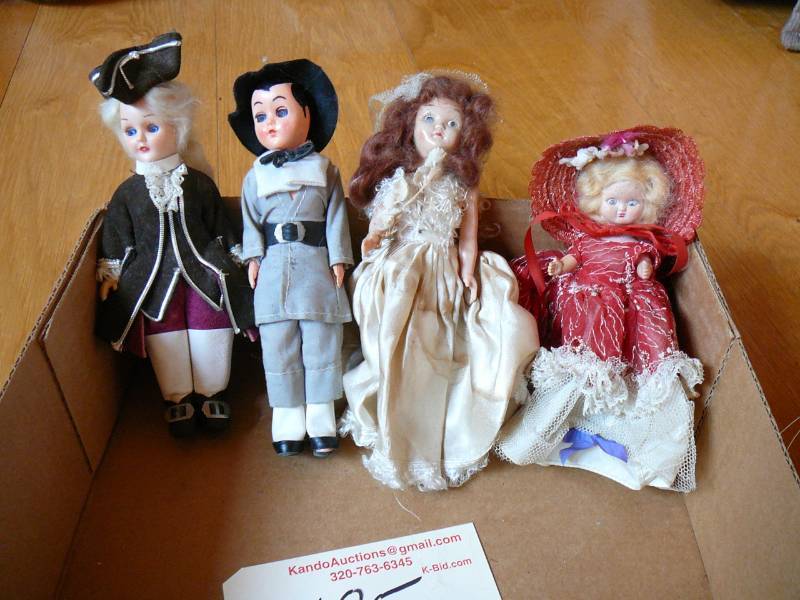 lot 185 image: Lot of 4 Dolls