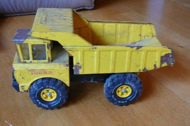 lot 194 image: Tonka Dump Truck