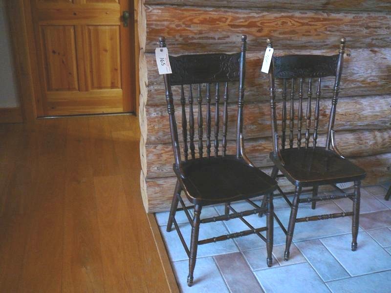 lot 164 image: 2 Vintage Oak Dining Room Chairs