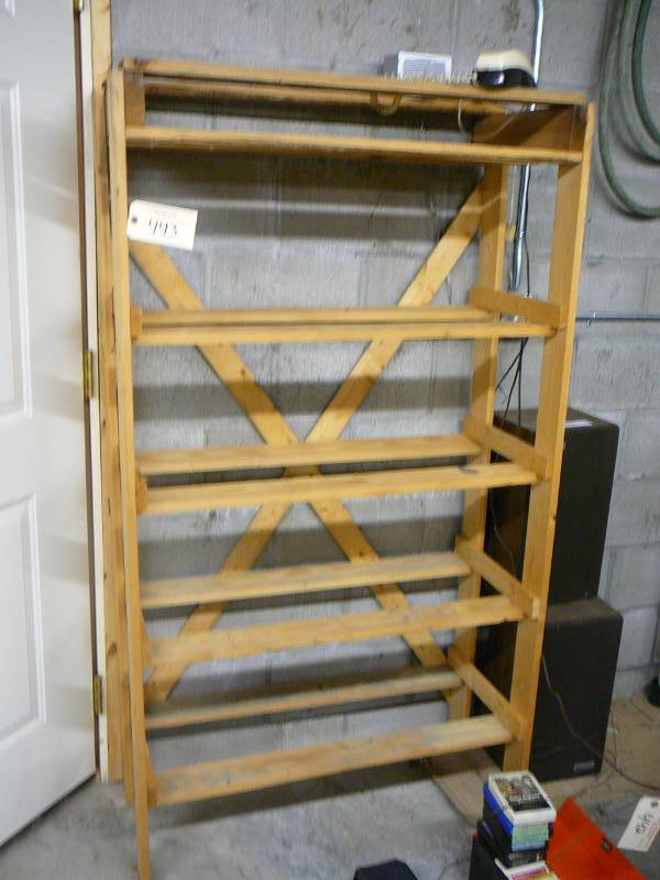 lot 443 image: Wooden Rack