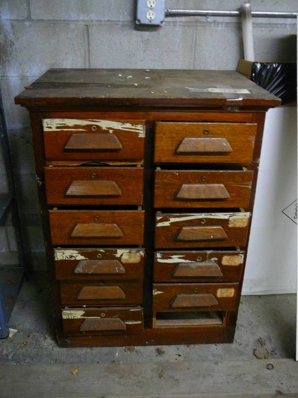lot 473 image: Vintage Cabinet from Wayzata School circa 1930