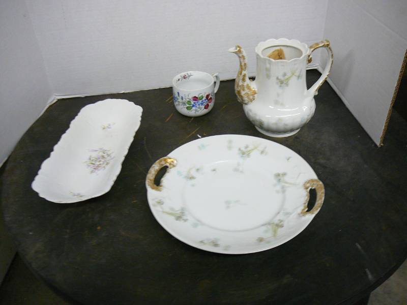 lot 481 image: Antique  Vintage Dishs