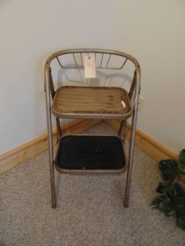 lot 381 image: Folding Step Stool