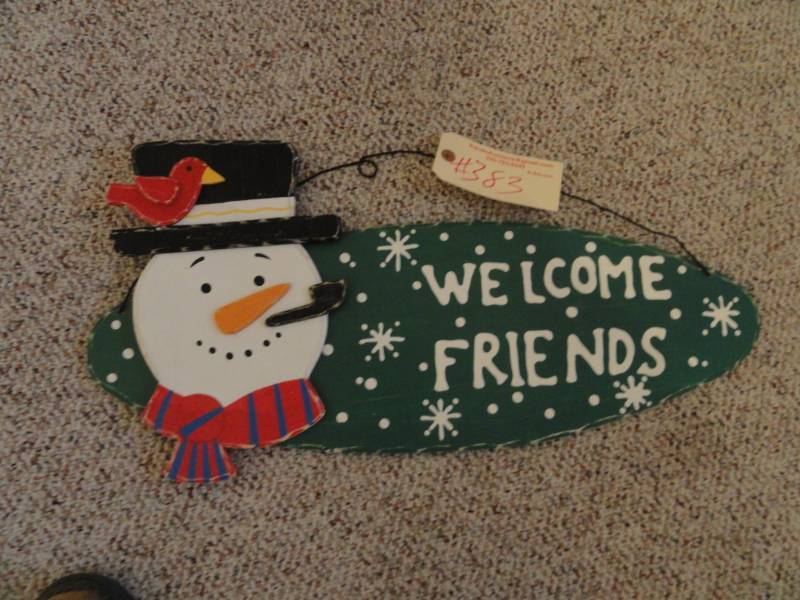 lot 383 image: Wooden Christmas Welcome Sign