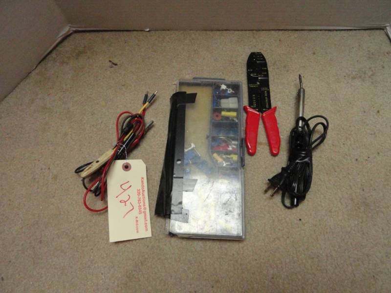 lot 427 image: Electrical Tools