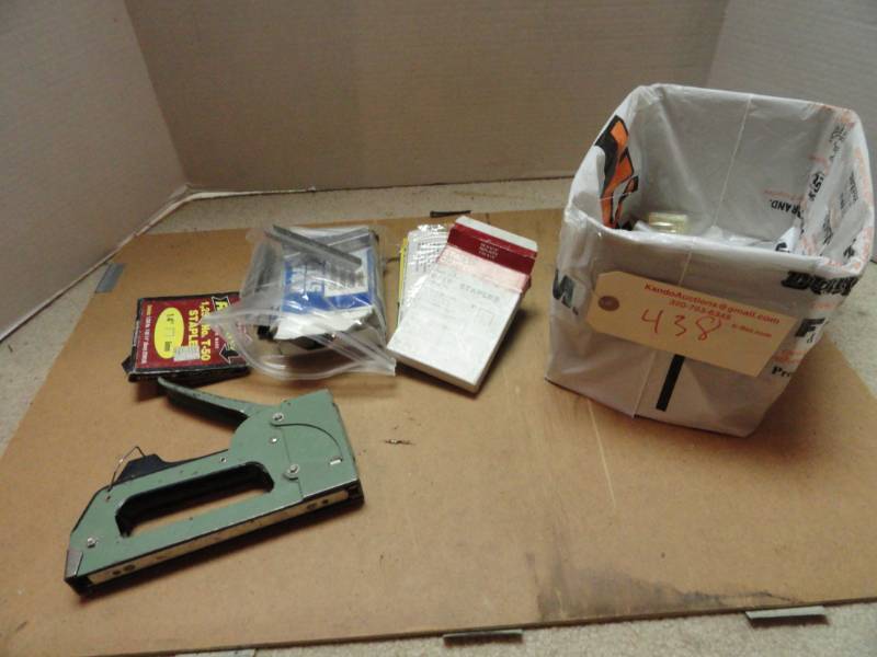 lot 438 image: Staple Gun & Staples