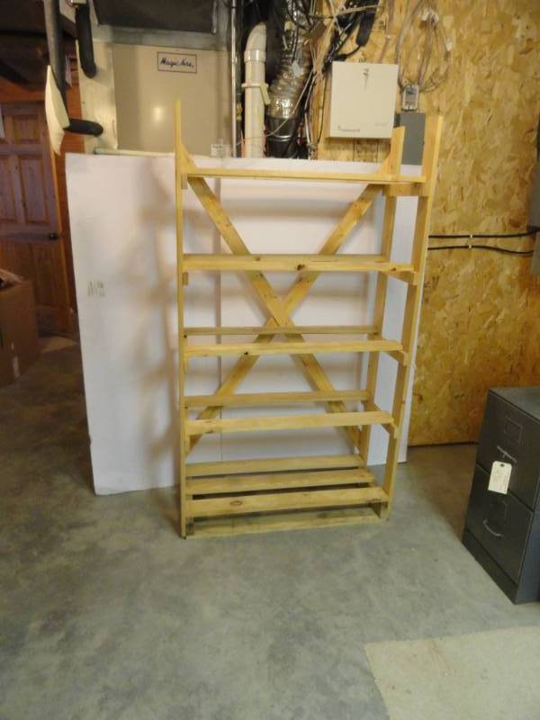 lot 440 image: Wooden Rack