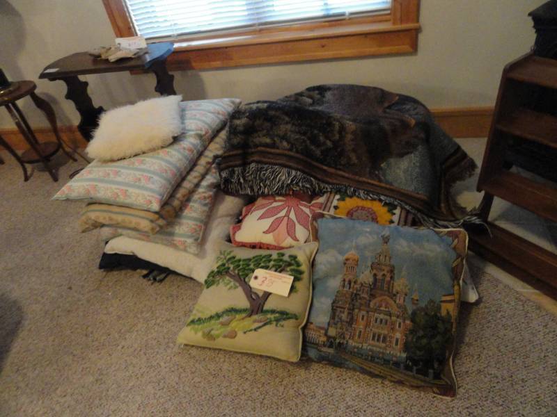 lot 375 image: Lot of Decorative Pillows, Blankets