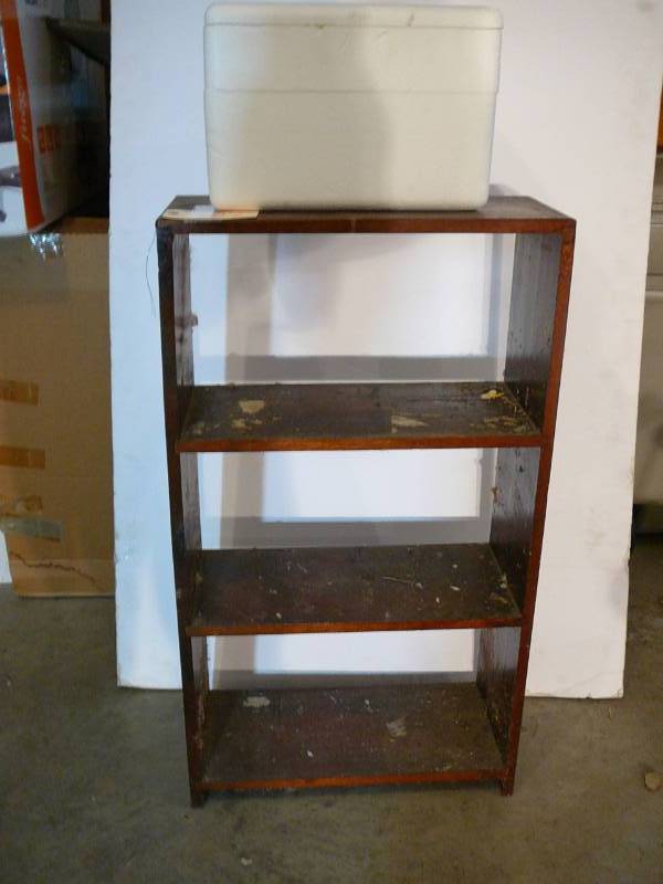 lot 507 image: Wooden shelf and Styrofoam cooler