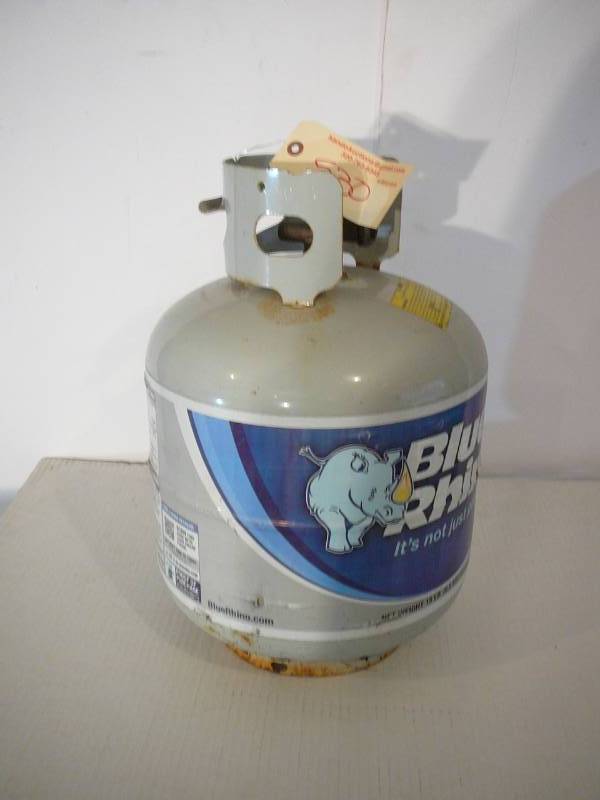 lot 530 image: Full Blue Rino 15 LP Tank