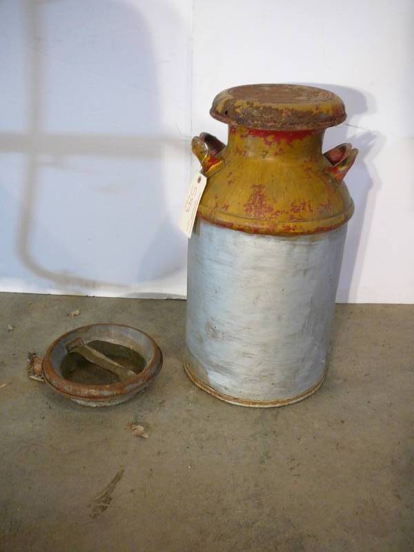 lot 533 image: Cream Can