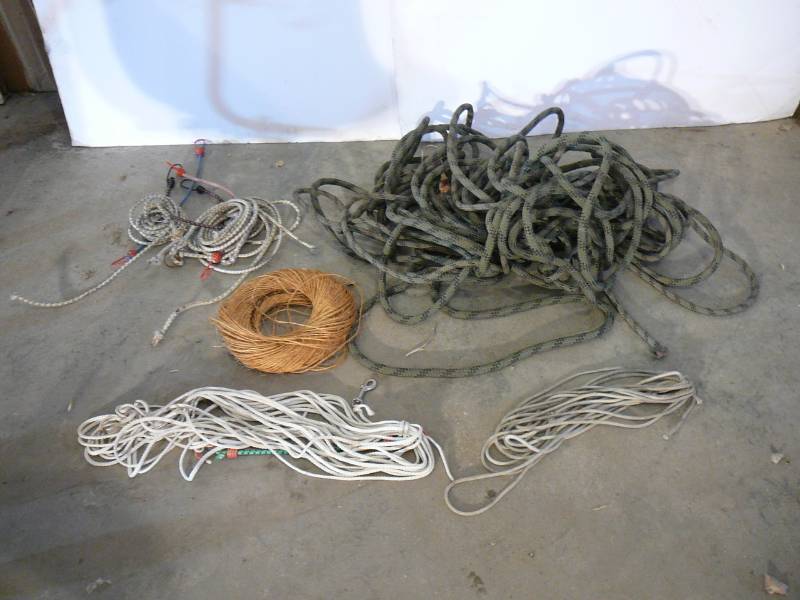 lot 534 image: Lot of Green Rope and Roll of Twine