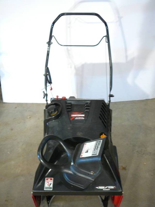 lot 546 image: Craftsman Snow Blower